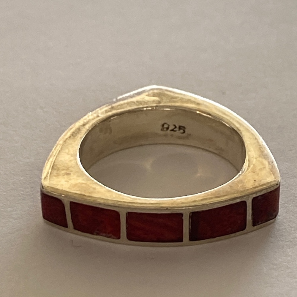 Red turquoise Vintage geometric Silver Ring with Red Accents stamped 925 - Picture 3 of 6